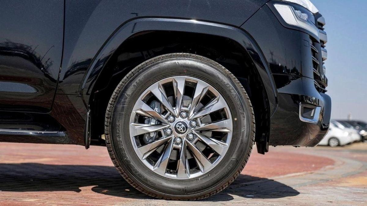 Toyota Land Cruiser Toyota land cruiser VXR 3.5L Petrol Full Option 2025-4-4