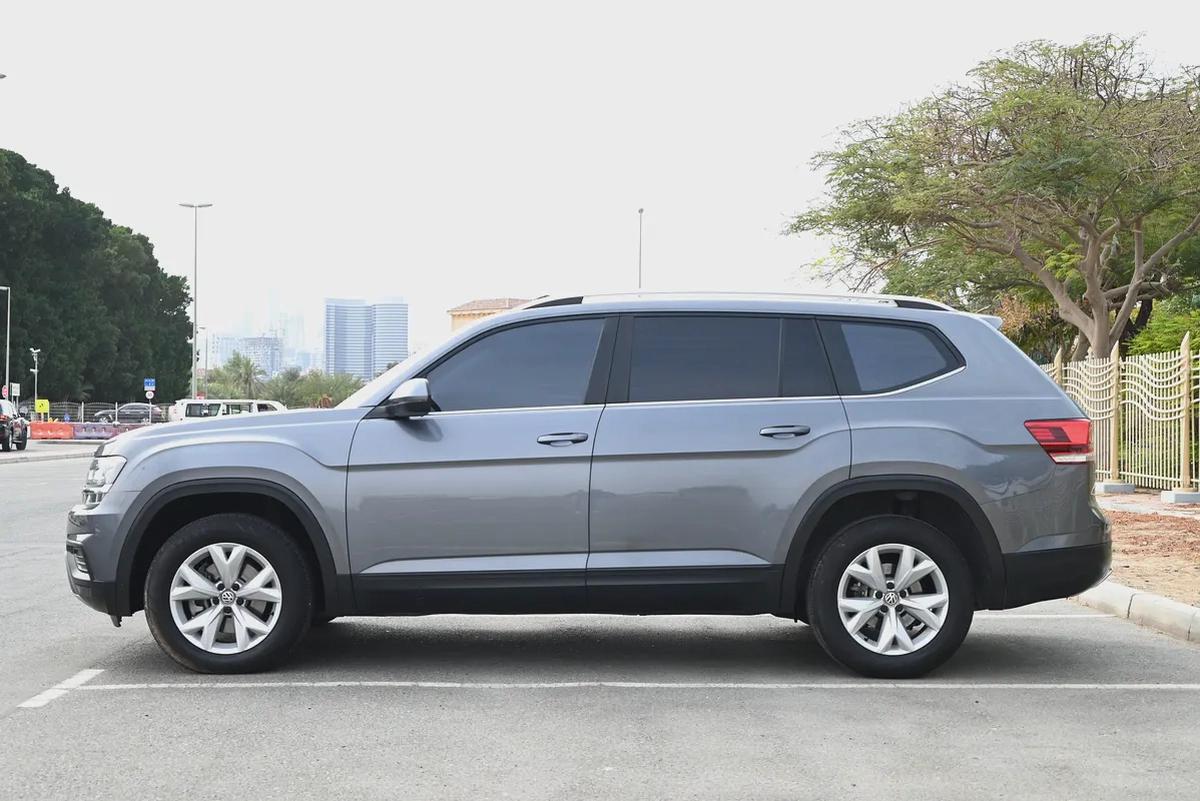 870 AED - GCC SPECS - VOLKSWAGEN TERAMONT 3.6L 4WD - FIRST OWNER-4-4