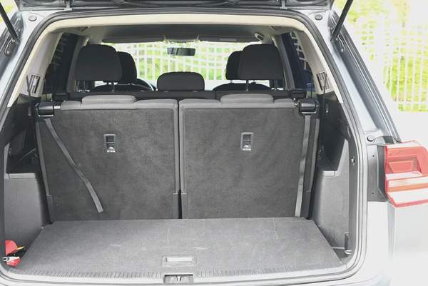 870 AED - GCC SPECS - VOLKSWAGEN TERAMONT 3.6L 4WD - FIRST OWNER