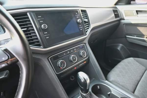 870 AED - GCC SPECS - VOLKSWAGEN TERAMONT 3.6L 4WD - FIRST OWNER