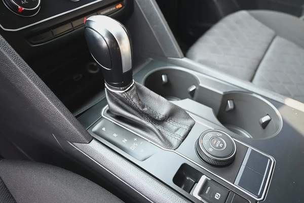 870 AED - GCC SPECS - VOLKSWAGEN TERAMONT 3.6L 4WD - FIRST OWNER