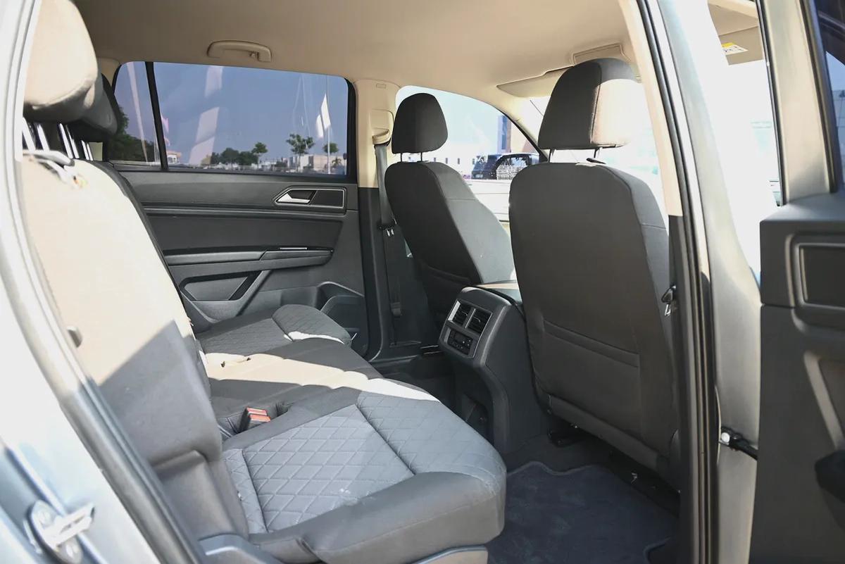 870 AED - GCC SPECS - VOLKSWAGEN TERAMONT 3.6L 4WD - FIRST OWNER-14-14