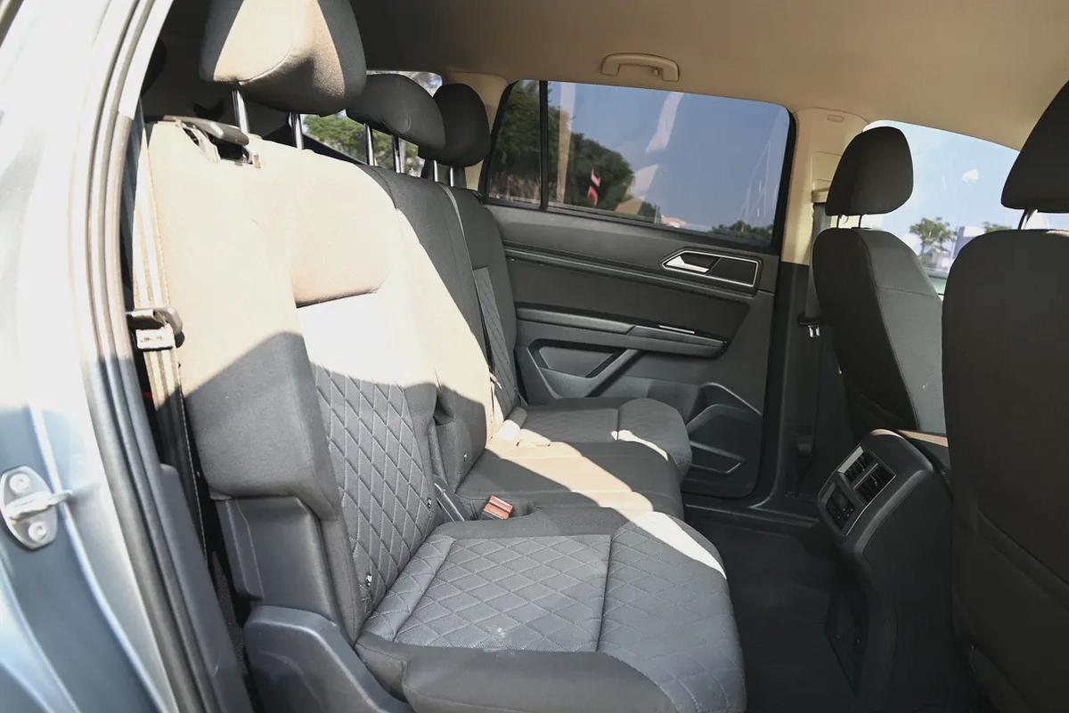 870 AED - GCC SPECS - VOLKSWAGEN TERAMONT 3.6L 4WD - FIRST OWNER-15-15