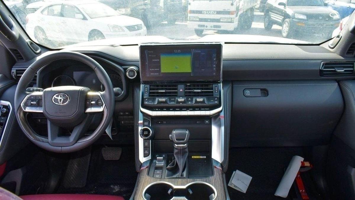 Toyota Land Cruiser Toyota Land Cruiser VXR 3.3L Diesel 2025-10-10