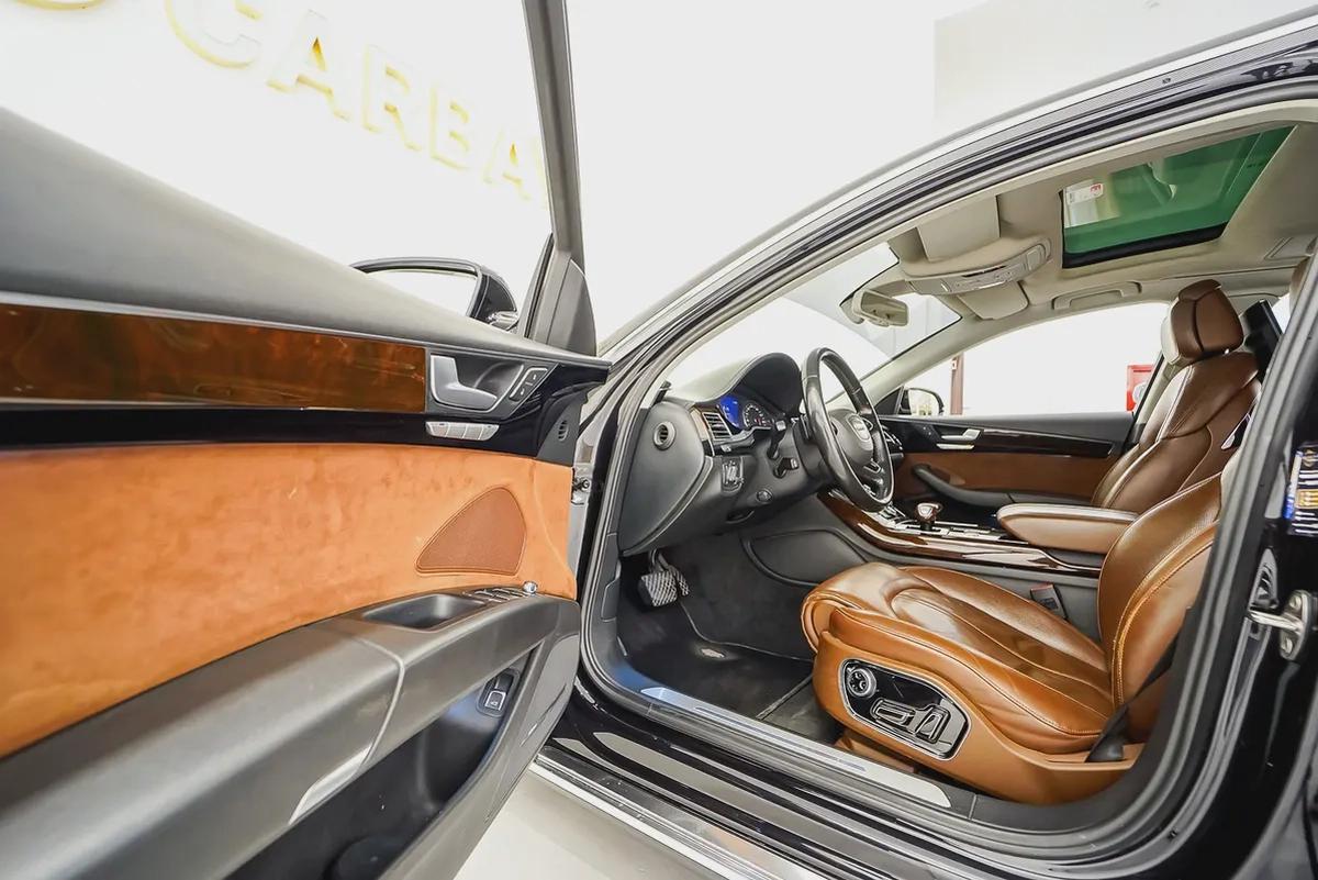 AED 1391 PM | AUDI A8L 50TFSI 2015 | HIGH OPTIONS | WELL MAINTAINED | 1 YEAR WARRANTY | GCC-9-9