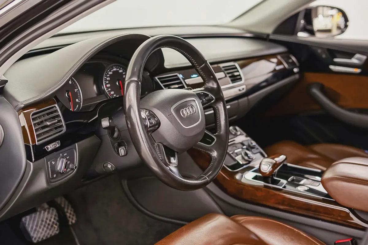 AED 1391 PM | AUDI A8L 50TFSI 2015 | HIGH OPTIONS | WELL MAINTAINED | 1 YEAR WARRANTY | GCC-10-10