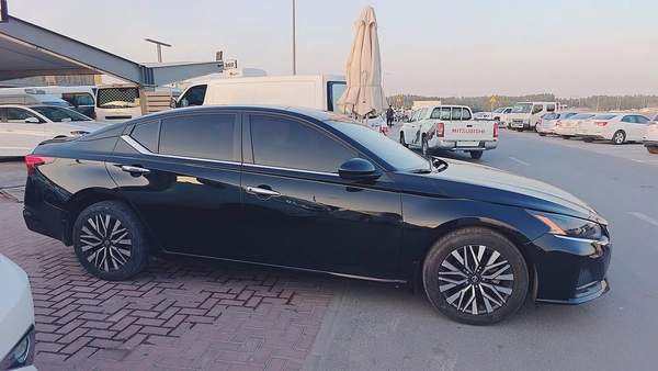 Nissan Altima SV – 2023 – American Specs Model: 2023 Mileage: 83,212 KMS Spec: American Very well-ma