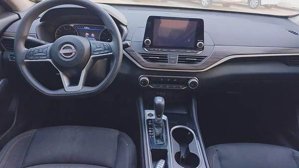 Nissan Altima SV – 2023 – American Specs Model: 2023 Mileage: 83,212 KMS Spec: American Very well-ma