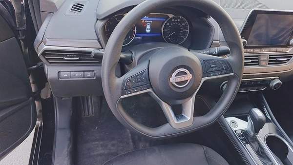 Nissan Altima SV – 2023 – American Specs Model: 2023 Mileage: 83,212 KMS Spec: American Very well-ma