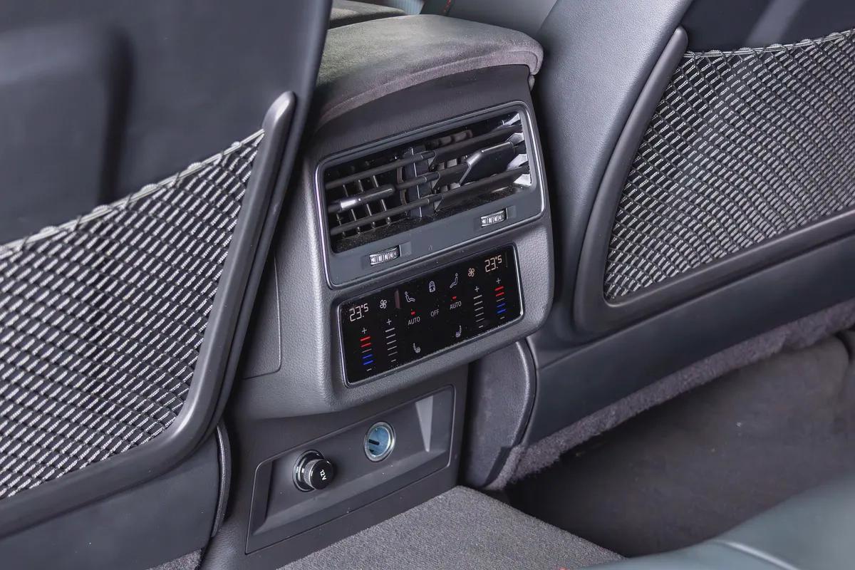 AUDI RSQ8 Performance-Super SUV-Exclusive Order-Carbon Ceramic Brakes-23 Inch Satin Grey Rims-18-18