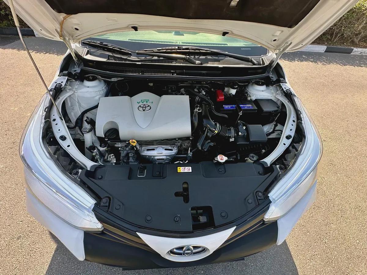 560/- AED EMI TOYOTA YARIS 1.5L SE FWD || WELL MAINTAINED-2-2