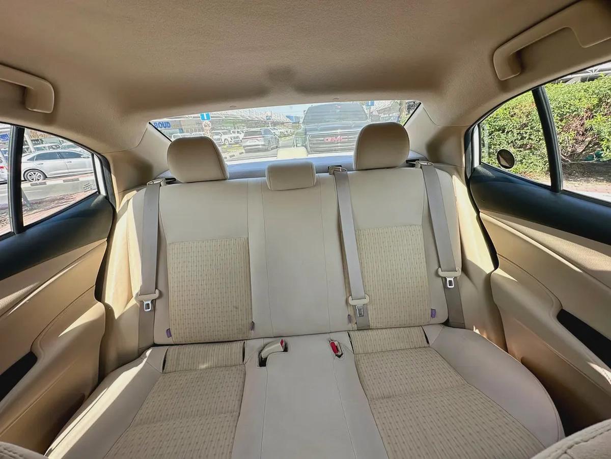 560/- AED EMI TOYOTA YARIS 1.5L SE FWD || WELL MAINTAINED-9-9