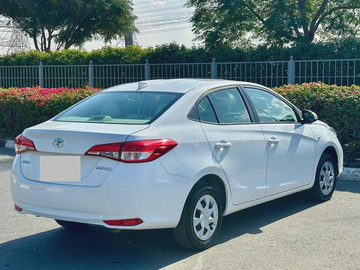 560/- AED EMI TOYOTA YARIS 1.5L SE FWD || WELL MAINTAINED-14-14