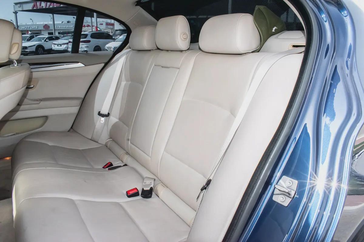 2010 - BMW 528i - IMMACULATE CONDITION - ONLY 102,000 KM DONE-13-13