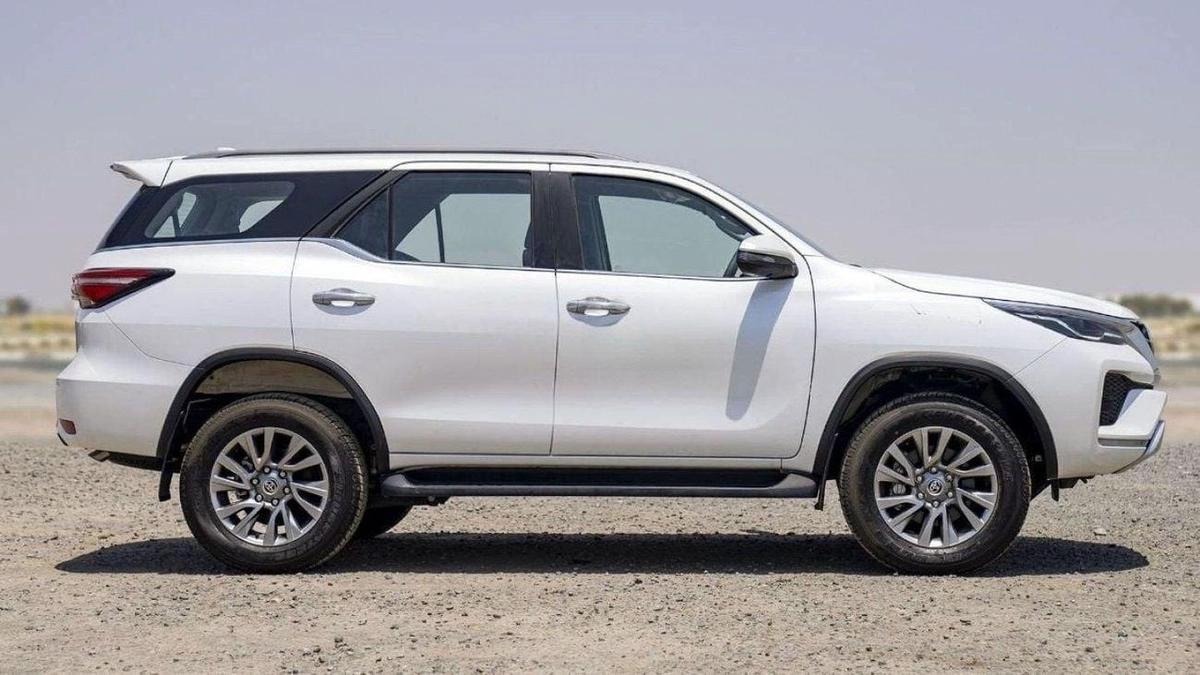 Toyota Fortuner Toyota Fortuner 2.8L Diesel 4x4 Full Option MY2024-9-9