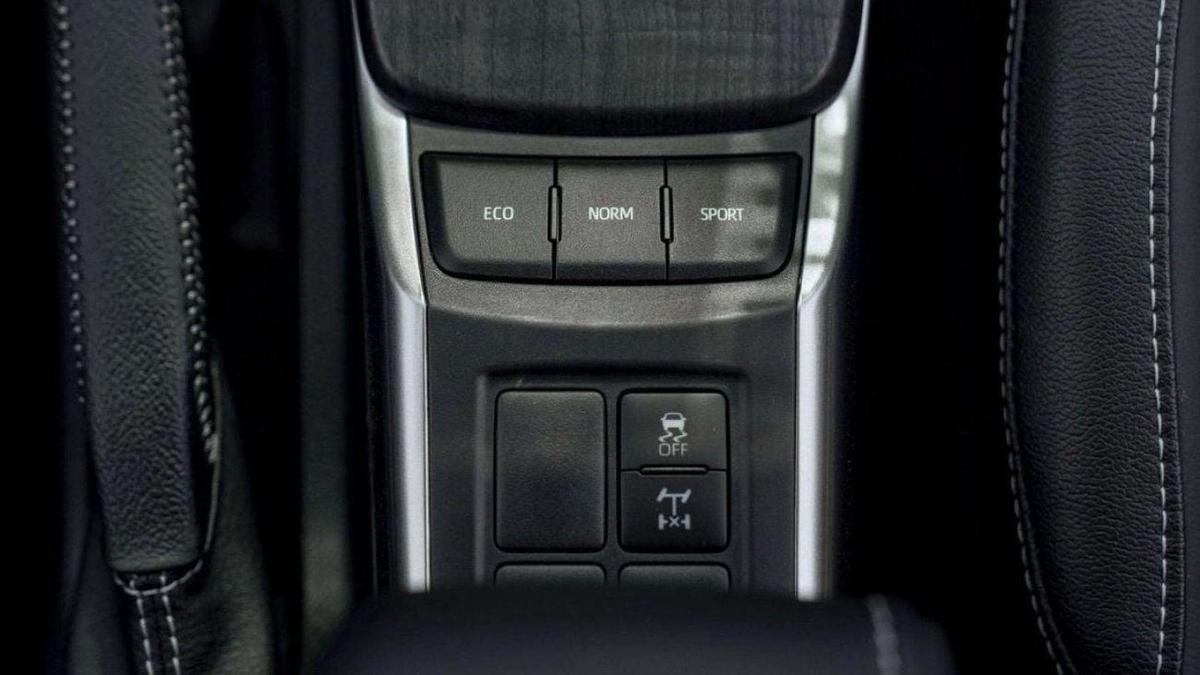 Toyota Fortuner Toyota Fortuner 2.8L Diesel 4x4 Full Option MY2024-17-17