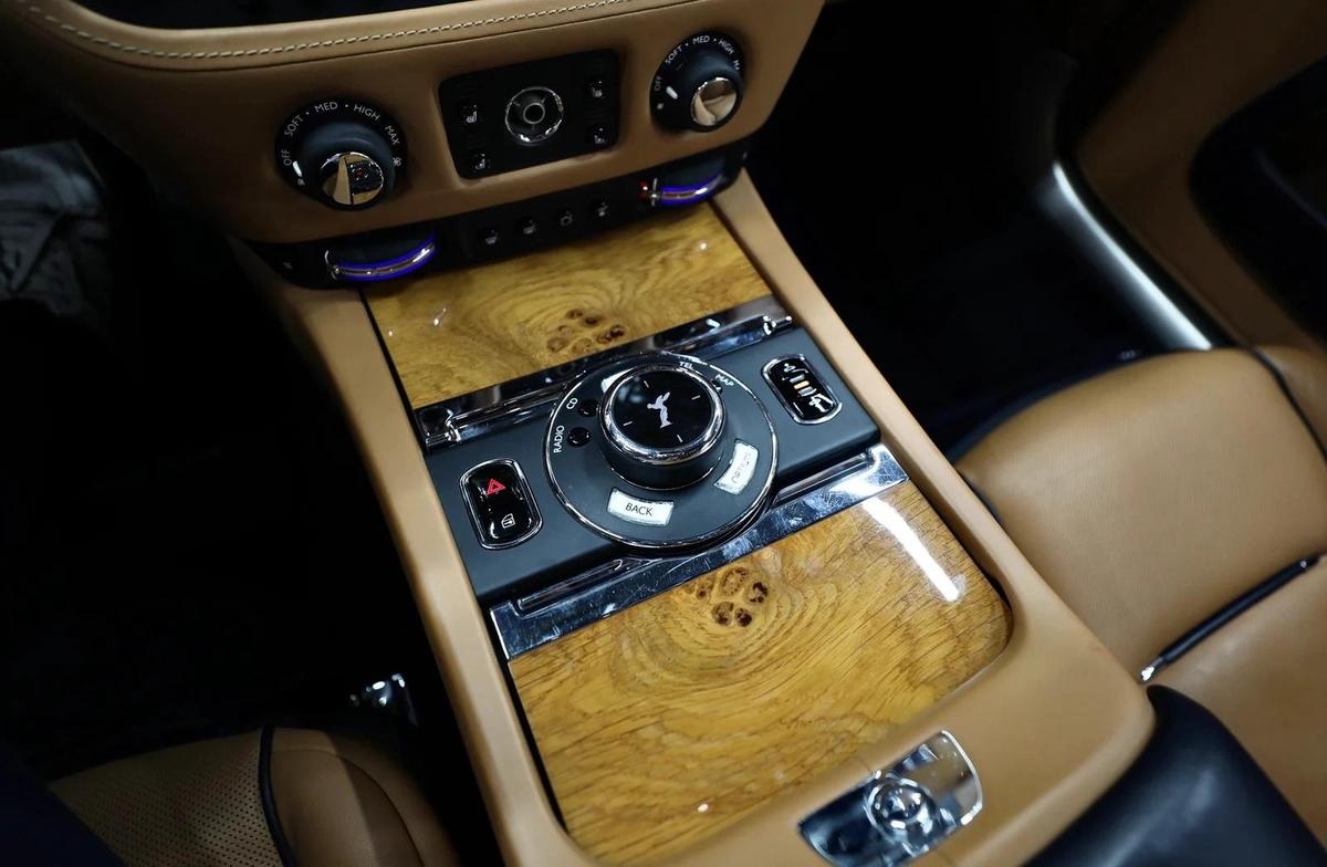 Used Rolls Royce Ghost 6.6L Black Badge 2016-4-4