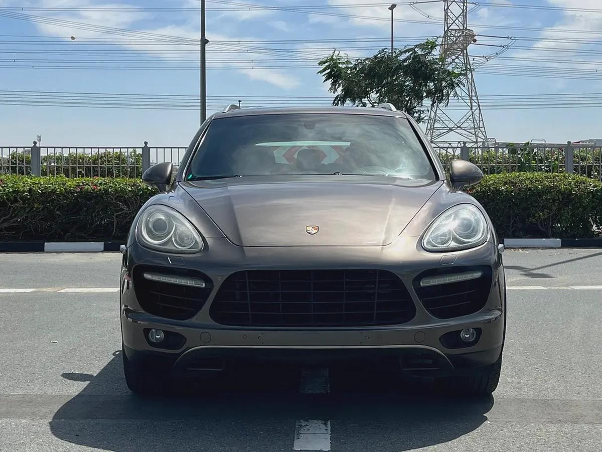 Porsche Cayenne Turbo 2011 GCC Specs-1-1