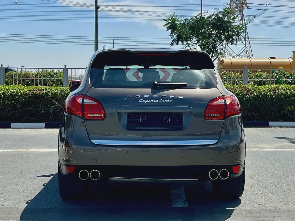 Porsche Cayenne Turbo 2011 GCC Specs-5-5