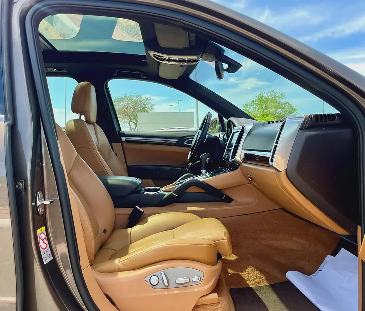 Porsche Cayenne Turbo 2011 GCC Specs-12-12