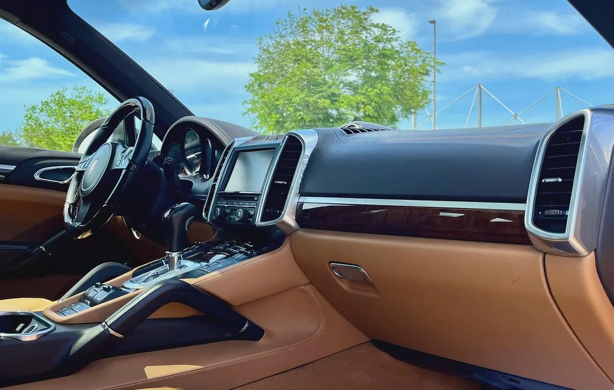 Porsche Cayenne Turbo 2011 GCC Specs-13-13