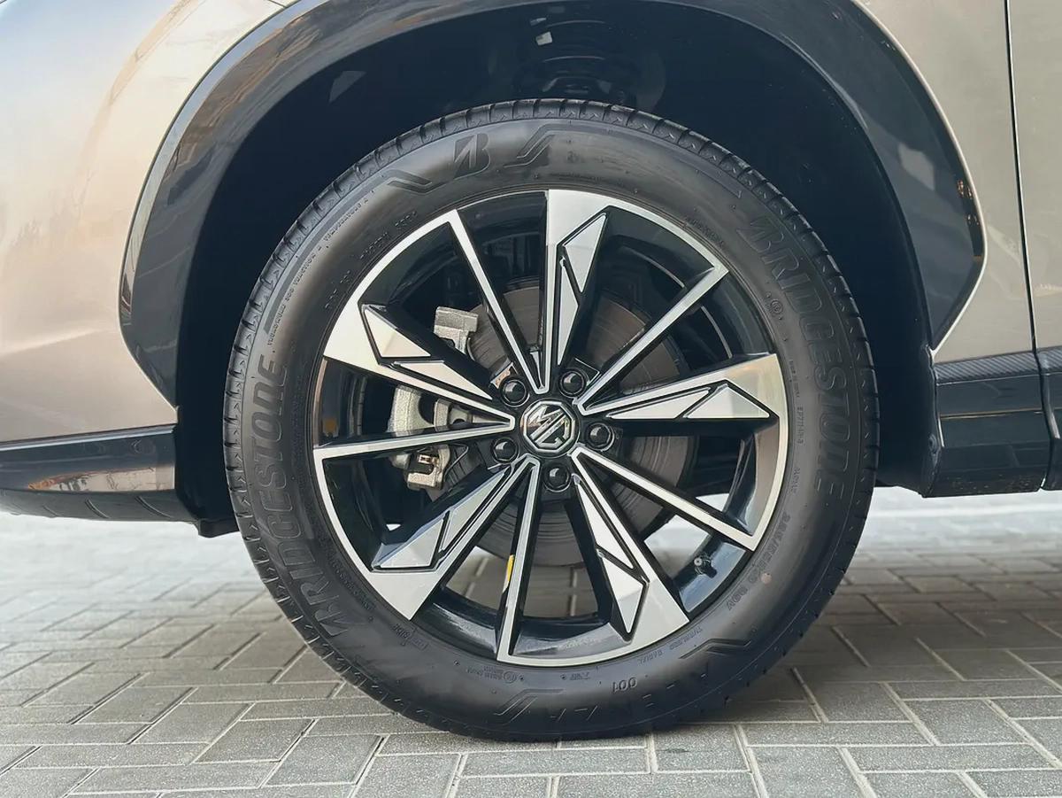 MG l HS LUXURY 2025 I GCC I FULL OPTION-6-6