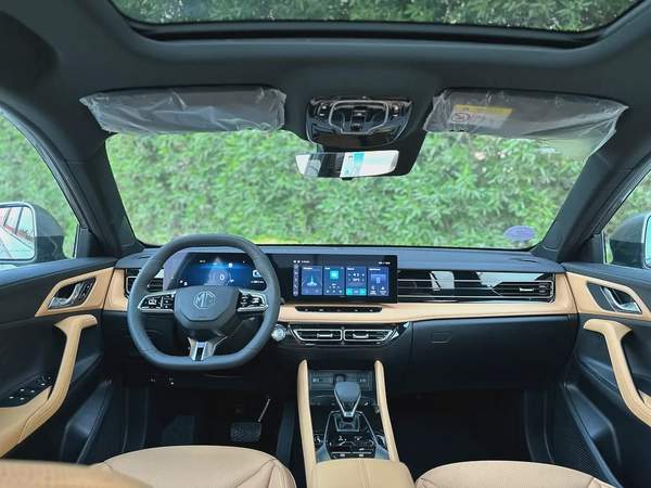 MG l HS LUXURY 2025 I GCC I FULL OPTION