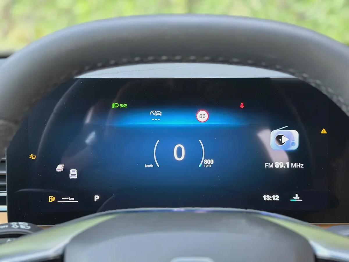 MG l HS LUXURY 2025 I GCC I FULL OPTION-10-10