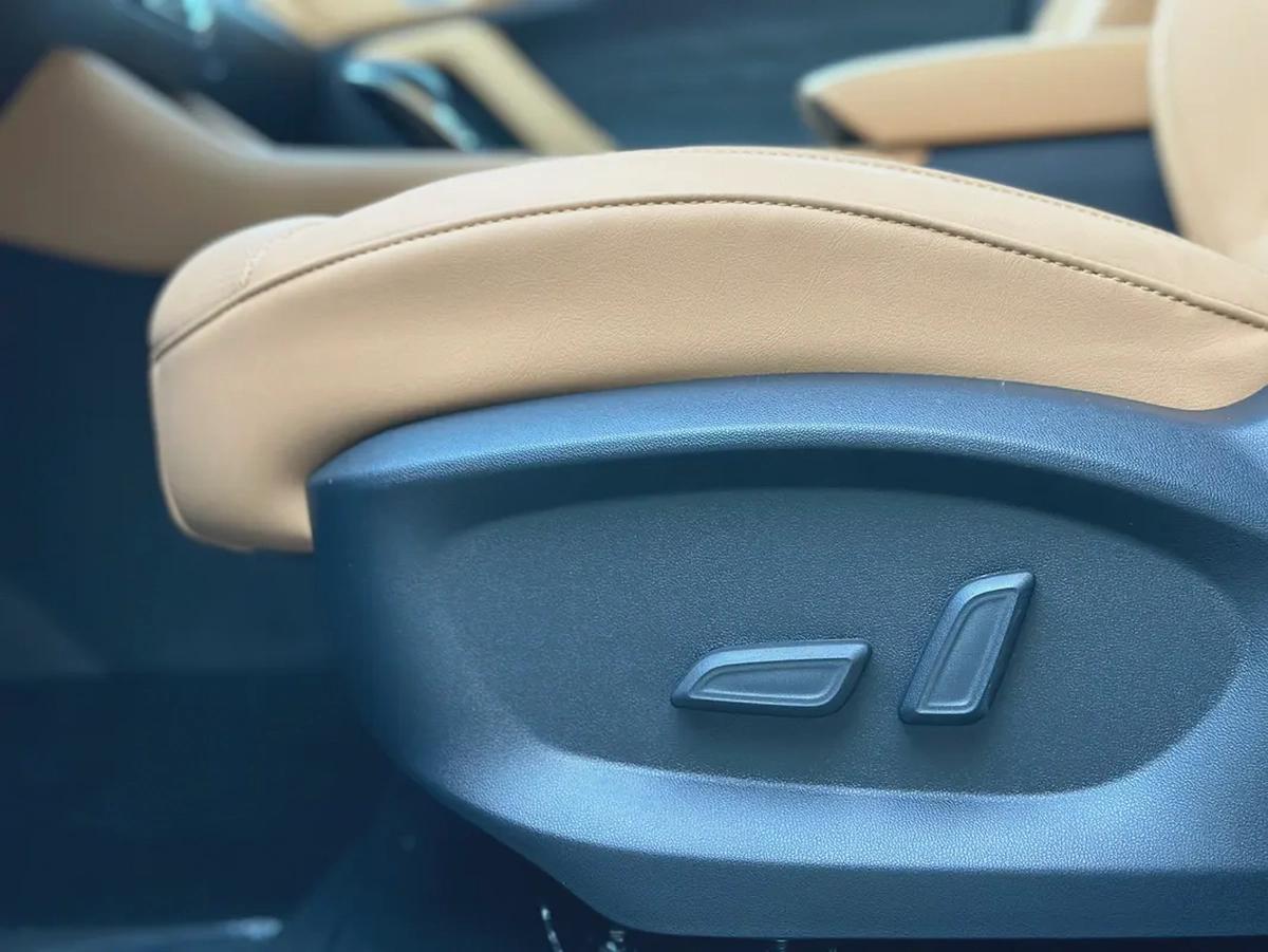 MG l HS LUXURY 2025 I GCC I FULL OPTION-13-13