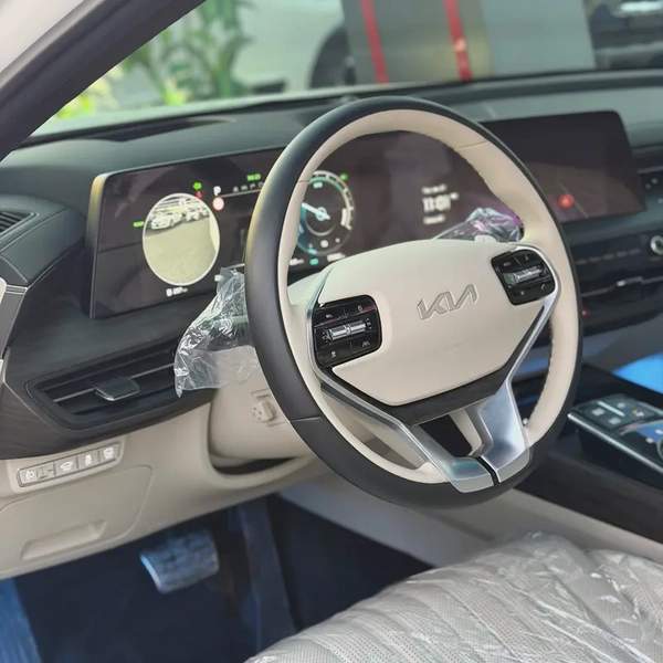 Kia K8 2023 Hybrid | Korean Specs | Clean Title | 37K KM | White | كيا K8 2023 هايبرد وارد كوري كلين
