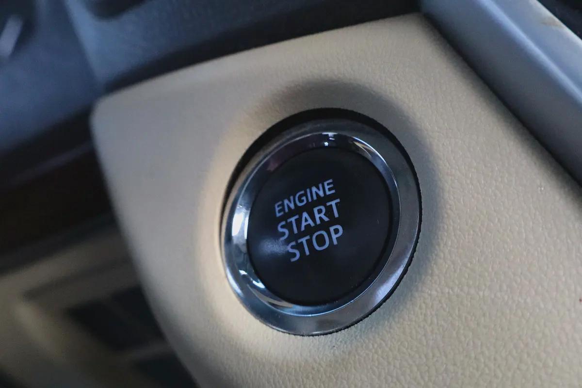 Toyota land cruiser GXR V8 4.6-8-8