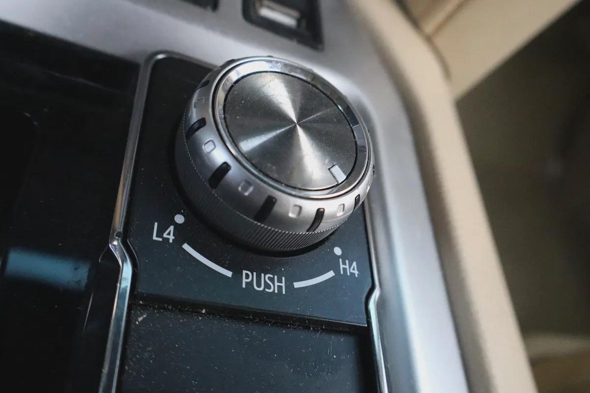 Toyota land cruiser GXR V8 4.6-10-10