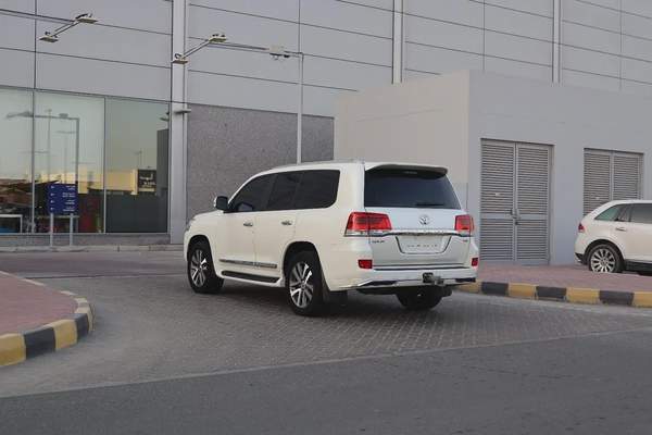 Toyota land cruiser GXR V8 4.6