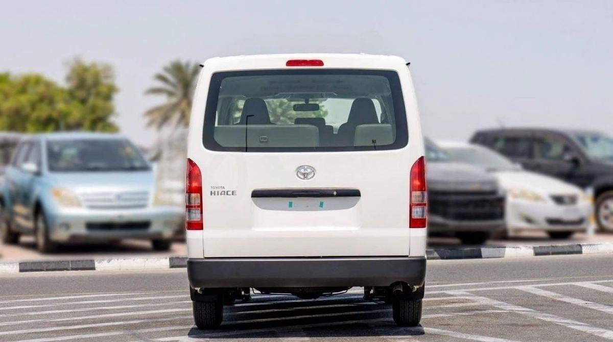Toyota Hiace TOYOTA HIACE STD 2.5D MT 15 SEATER MY2024 – WHITE-4-4