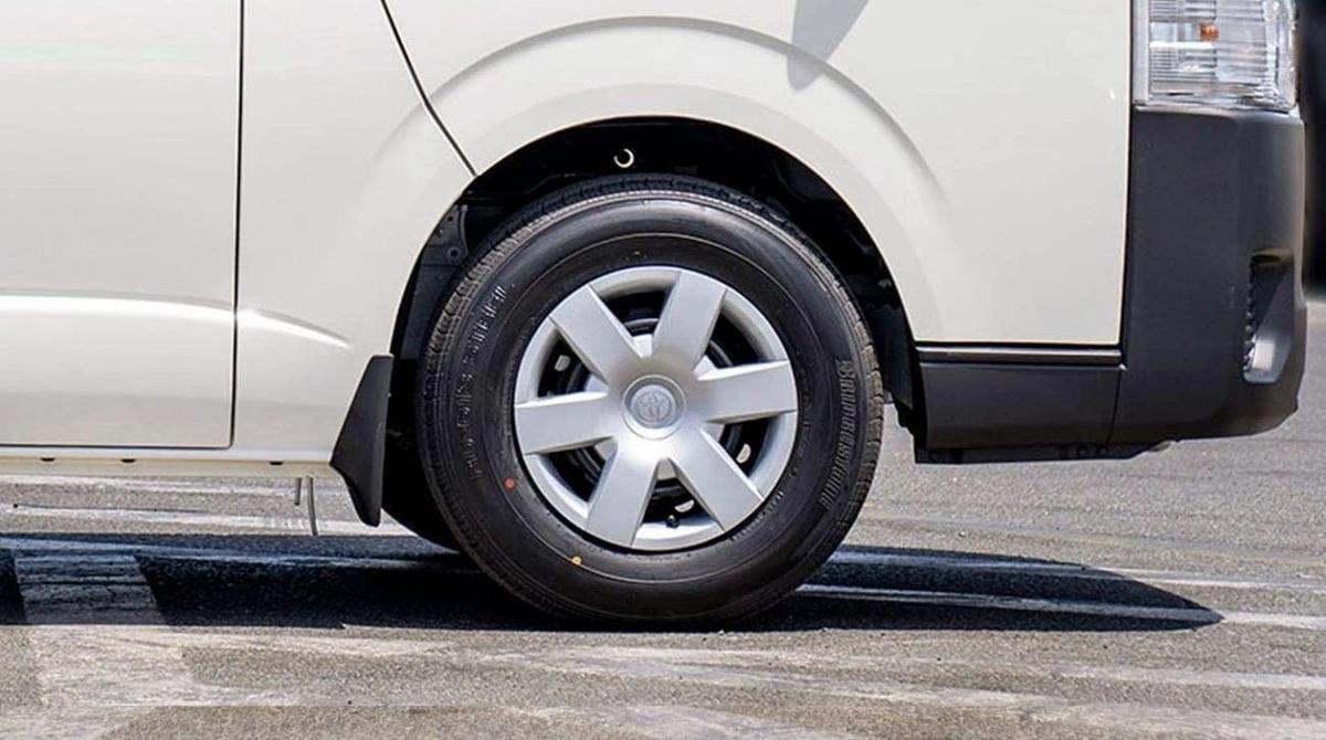 Toyota Hiace TOYOTA HIACE STD 2.5D MT 15 SEATER MY2024 – WHITE-9-9