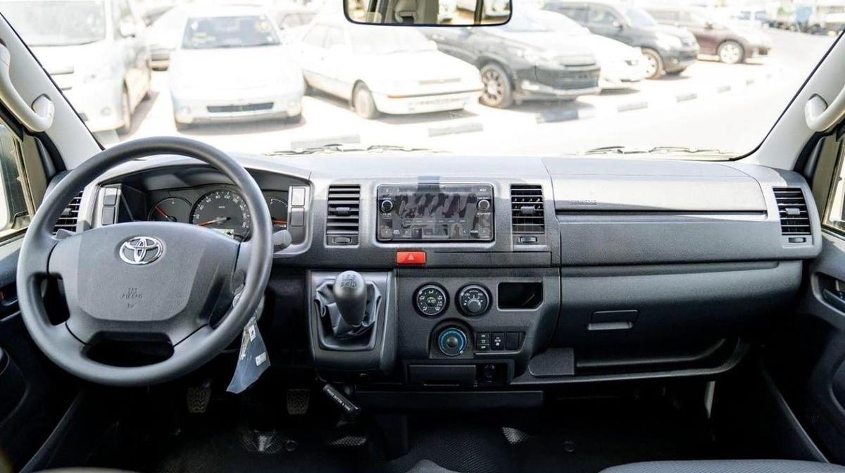 Toyota Hiace TOYOTA HIACE STD 2.5D MT 15 SEATER MY2024 – WHITE-12-12