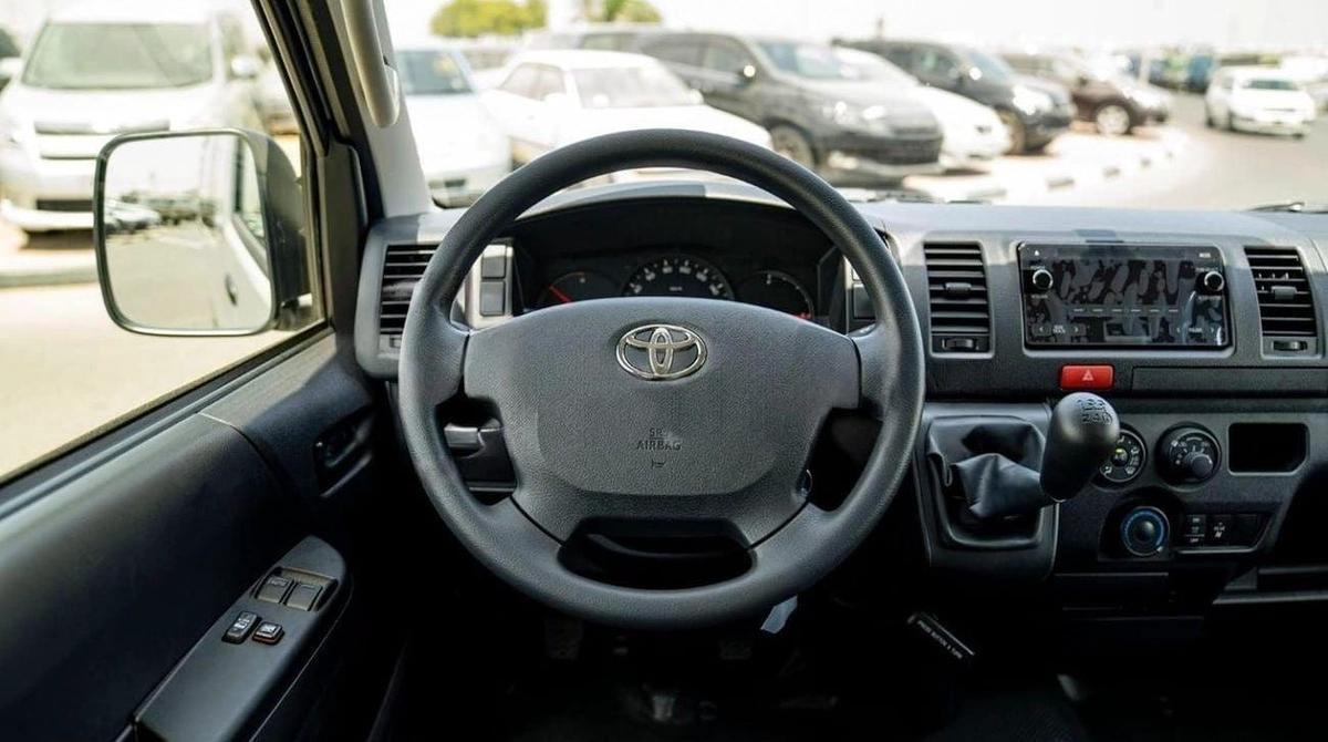 Toyota Hiace TOYOTA HIACE STD 2.5D MT 15 SEATER MY2024 – WHITE-13-13