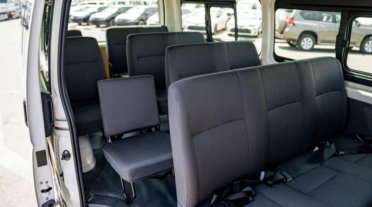 Toyota Hiace TOYOTA HIACE STD 2.5D MT 15 SEATER MY2024 – WHITE-18-18