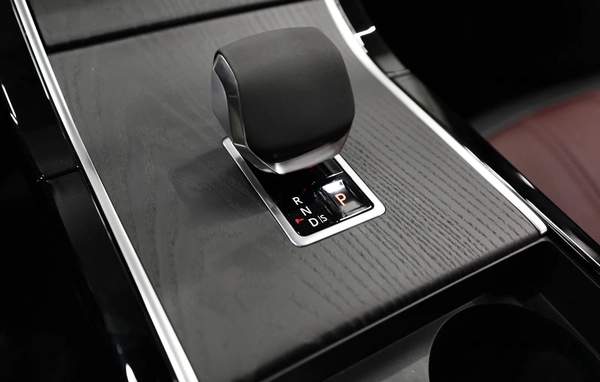 Evoque | 2,850 monthly | 2 Years Warranty | Free Insurance and Registration