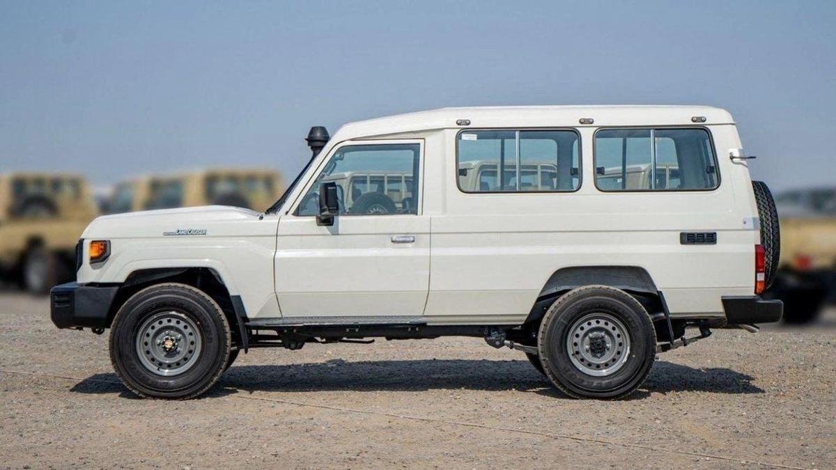 Toyota Land Cruiser 70 Toyota LAND CRUISER HARD TOP LC78 4.2L DIESEL V6 2024-2-2