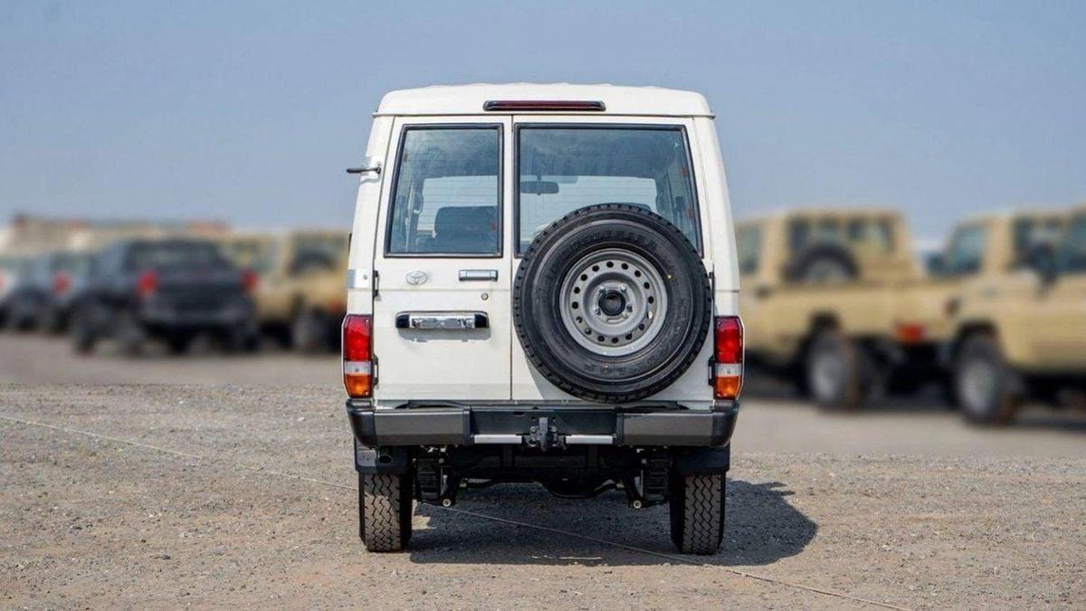 Toyota Land Cruiser 70 Toyota LAND CRUISER HARD TOP LC78 4.2L DIESEL V6 2024-4-4
