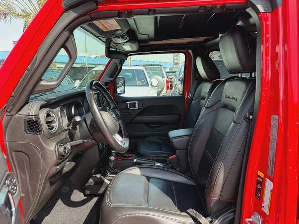 2021. Wrangler 4xe. Panoramic roof.