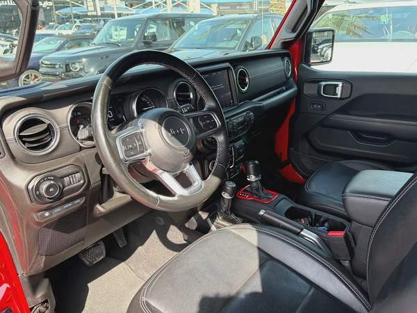 2021. Wrangler 4xe. Panoramic roof.