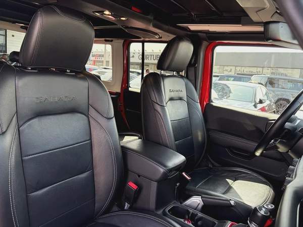 2021. Wrangler 4xe. Panoramic roof.