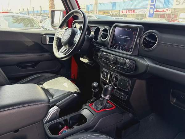 2021. Wrangler 4xe. Panoramic roof.