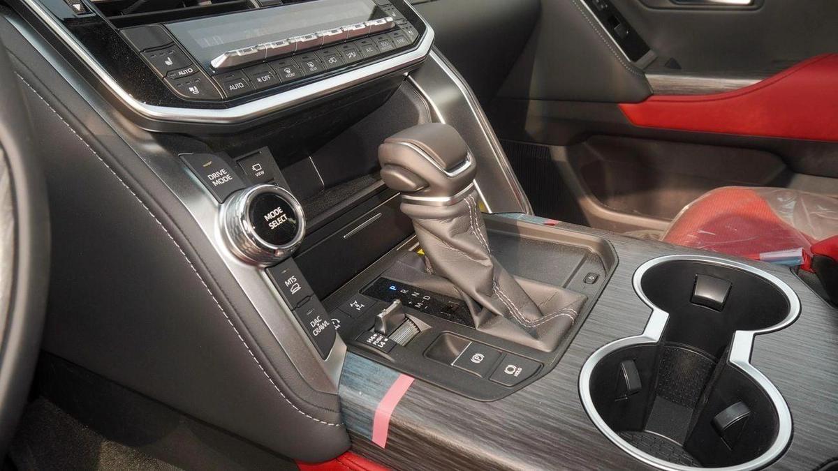 Toyota Land Cruiser GR SPORT 3.5L V6-6-6
