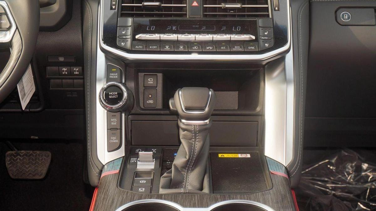 Toyota Land Cruiser GR SPORT 3.5L V6-7-7