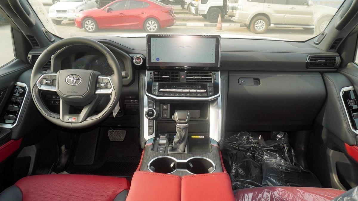 Toyota Land Cruiser GR SPORT 3.5L V6-8-8