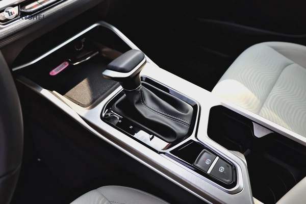 1,100 Emi Per Month 2025 GEELY EMGRAND GCC Specs Available On 0% Downpayment Bank Finance a Cash.