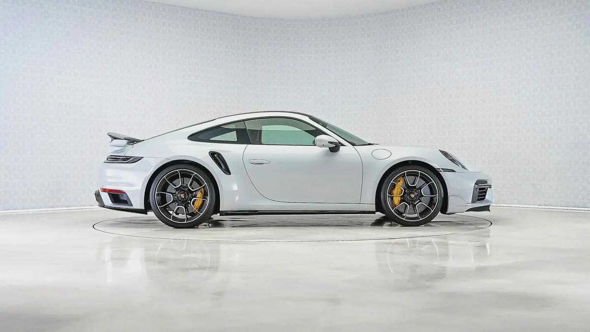 Special Offer | AED 13,667 PM | Super High Options | 911 Turbo S-2-2